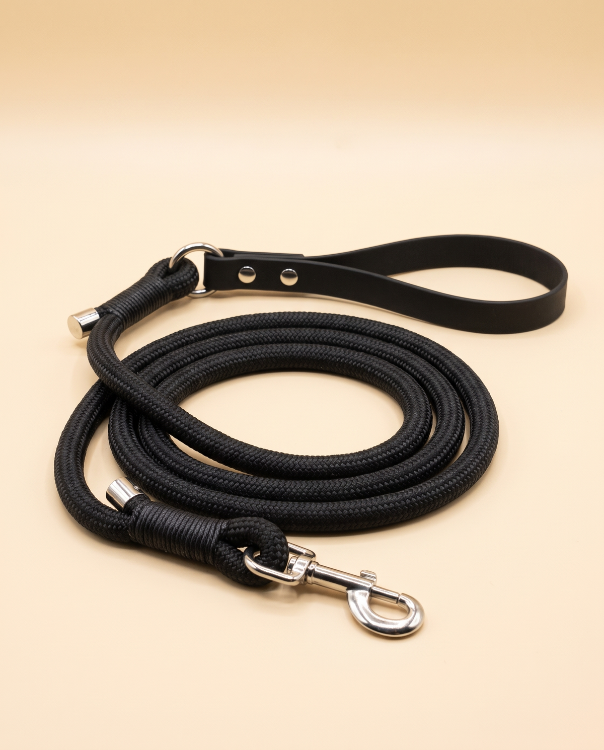 Form Padded Lead in Black